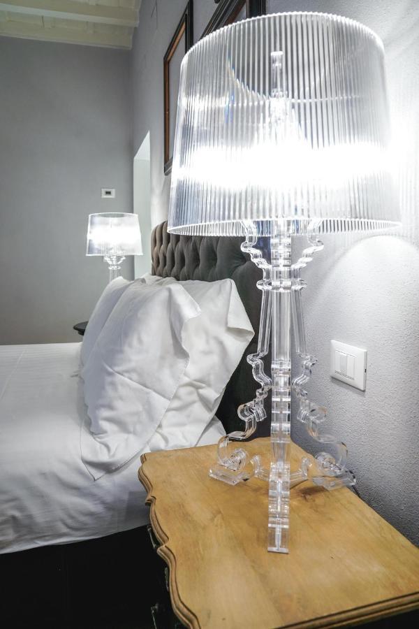 פירנצה Art Apartment Black & White Suite מראה חיצוני תמונה