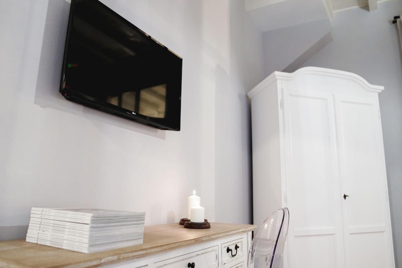 פירנצה Art Apartment Black & White Suite מראה חיצוני תמונה