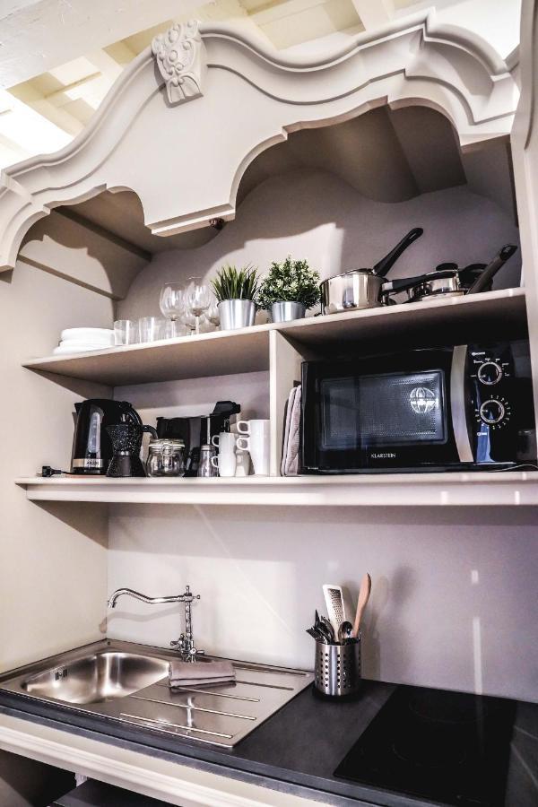 פירנצה Art Apartment Black & White Suite מראה חיצוני תמונה