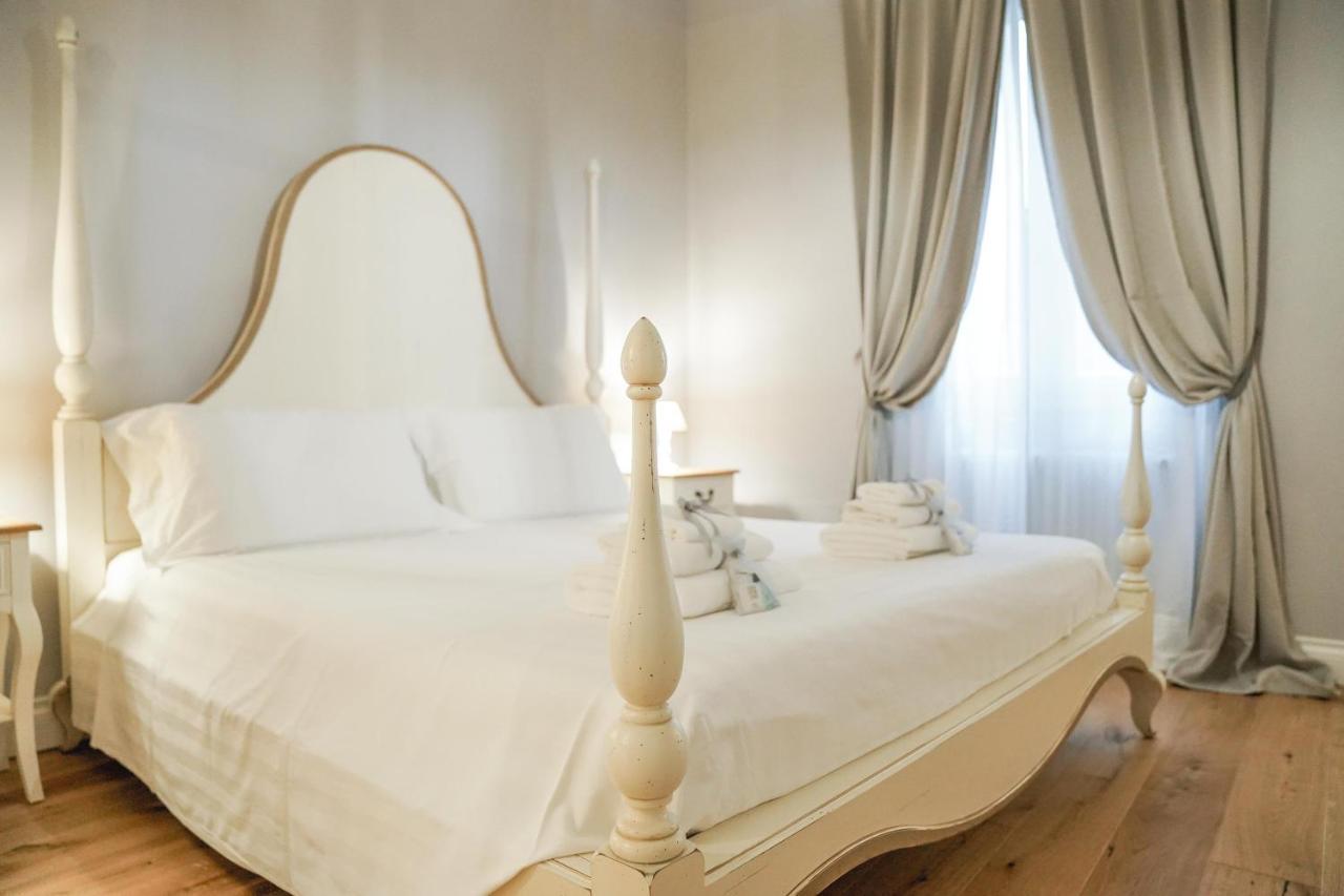 פירנצה Art Apartment Black & White Suite מראה חיצוני תמונה