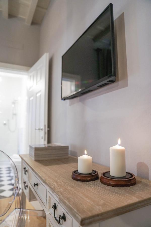 פירנצה Art Apartment Black & White Suite מראה חיצוני תמונה