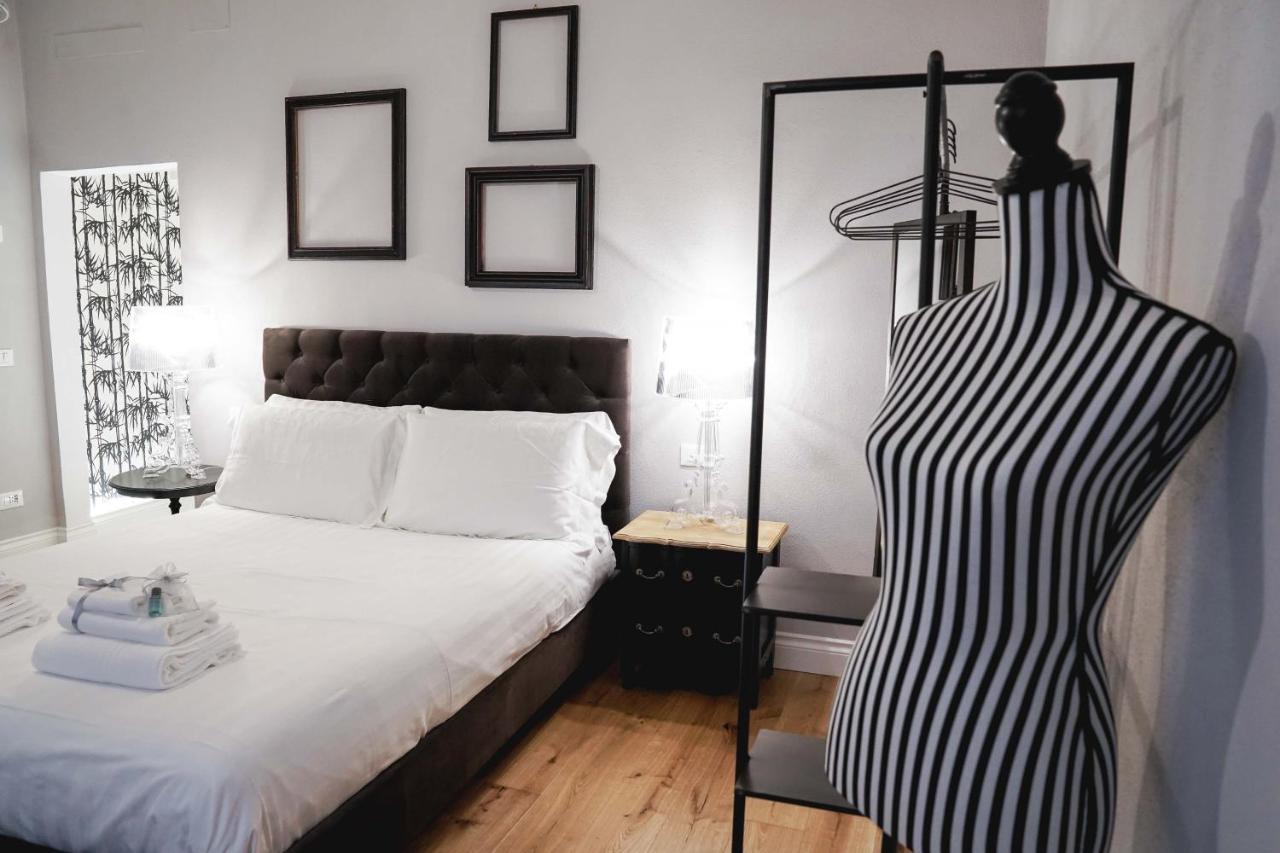 פירנצה Art Apartment Black & White Suite מראה חיצוני תמונה