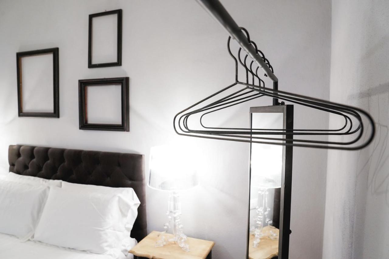 פירנצה Art Apartment Black & White Suite מראה חיצוני תמונה