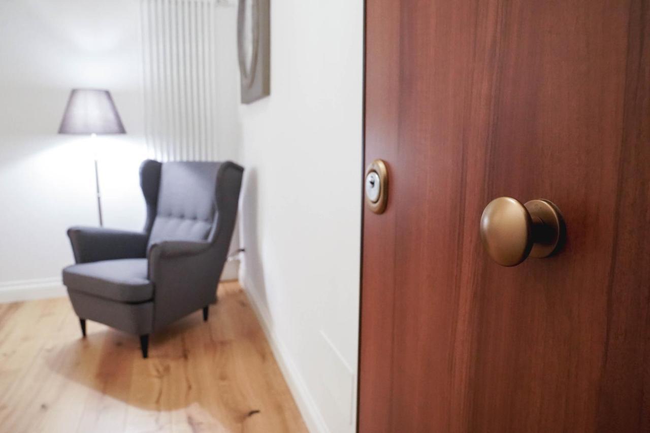 פירנצה Art Apartment Black & White Suite מראה חיצוני תמונה