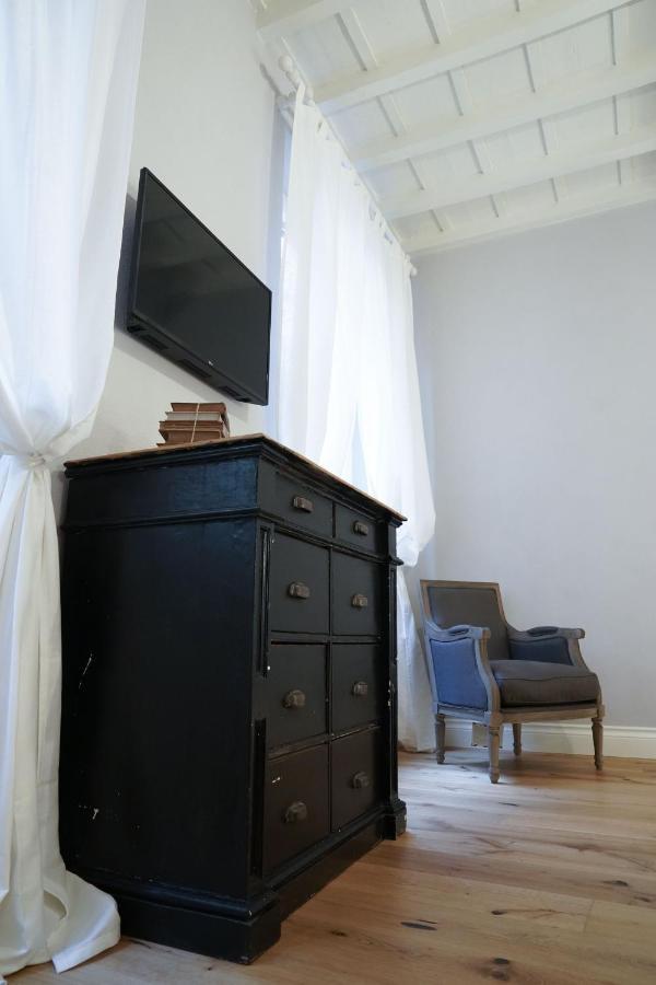 פירנצה Art Apartment Black & White Suite מראה חיצוני תמונה