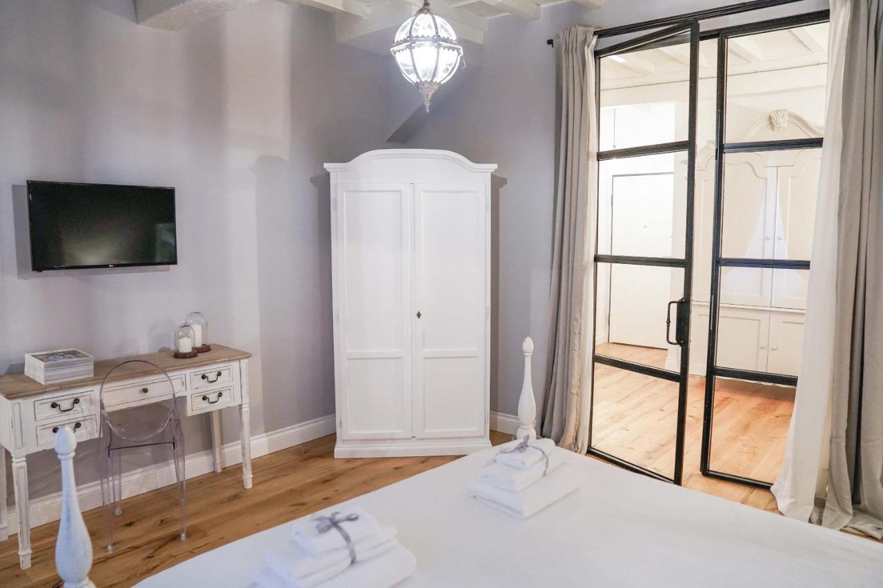 פירנצה Art Apartment Black & White Suite מראה חיצוני תמונה