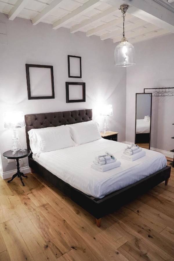 פירנצה Art Apartment Black & White Suite מראה חיצוני תמונה
